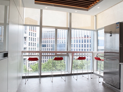 廣東運(yùn)貨柜公司辦公家具案例